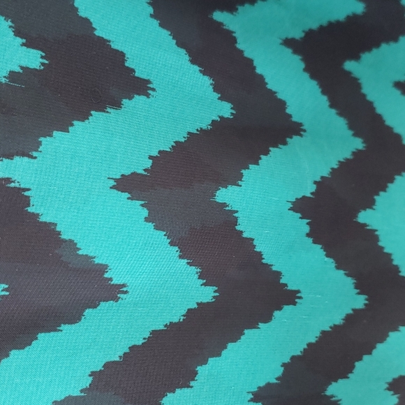 Shirt - Picture 2 of 4